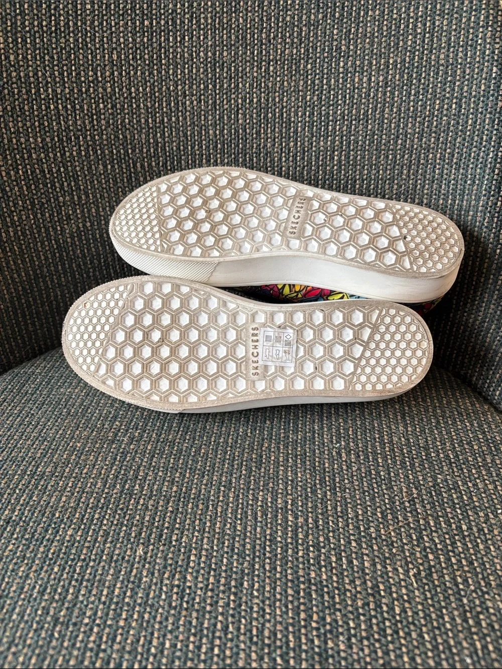 Skechers vibrant slip